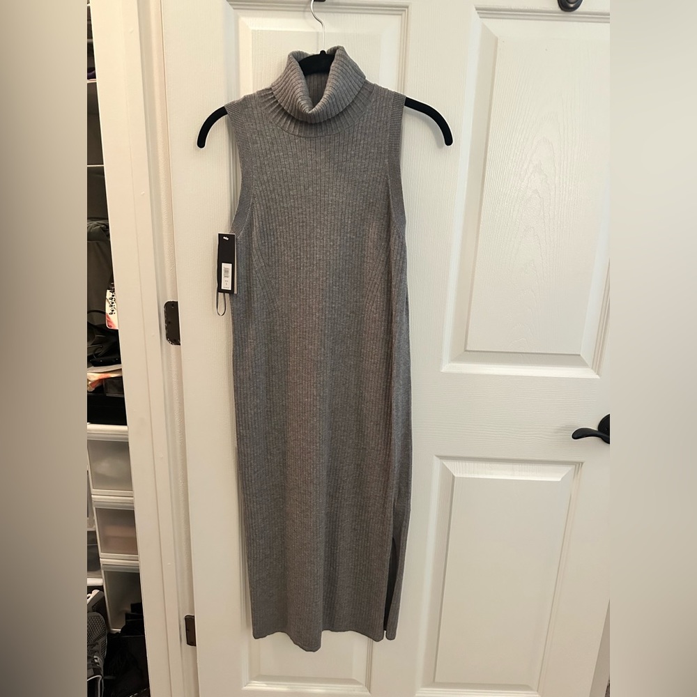 Sleeveless dress